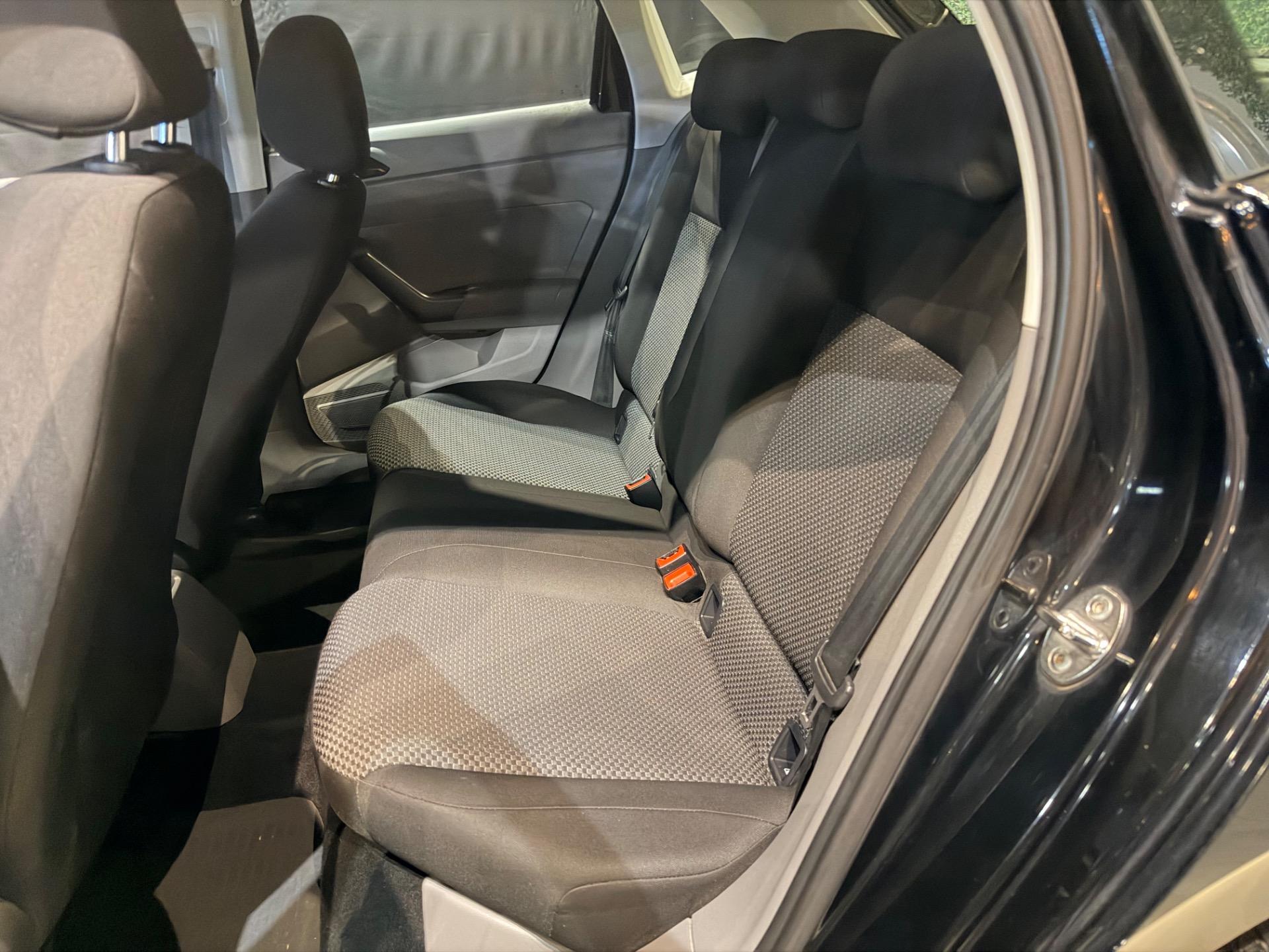 VOLKSWAGEN Polo Hatch - Foto