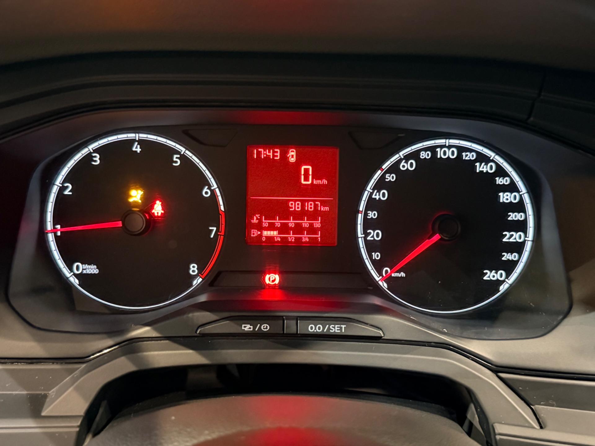 VOLKSWAGEN Polo Hatch - Foto