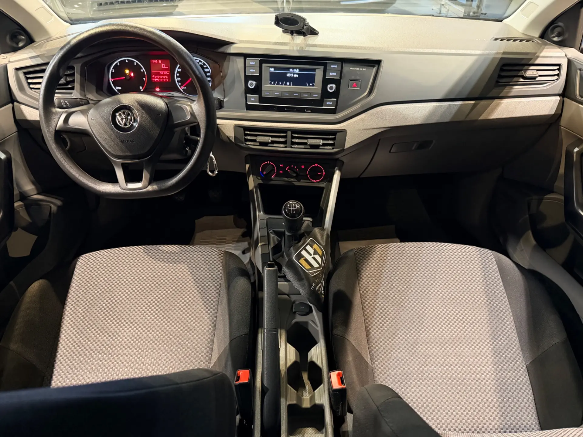 VOLKSWAGEN Polo Hatch - Foto