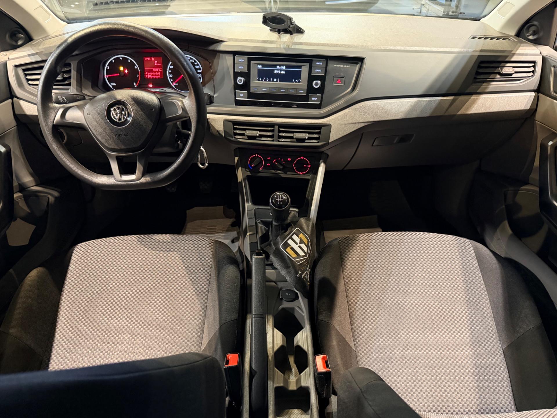 VOLKSWAGEN Polo Hatch - Foto