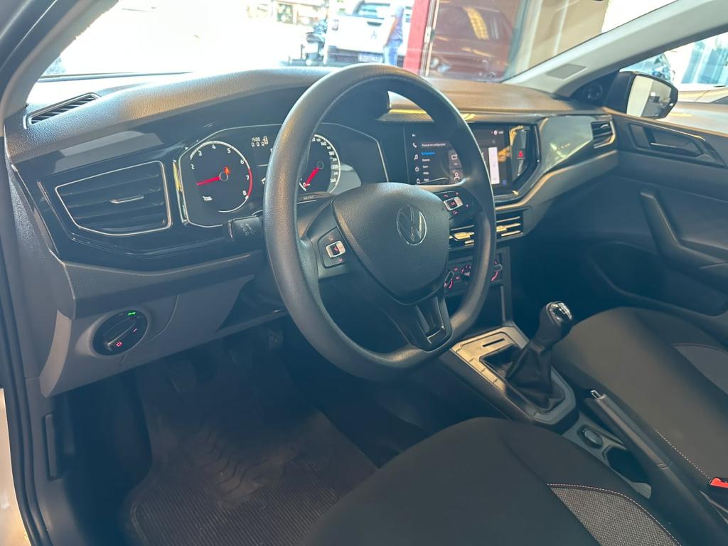 VOLKSWAGEN Polo Hatch - Foto