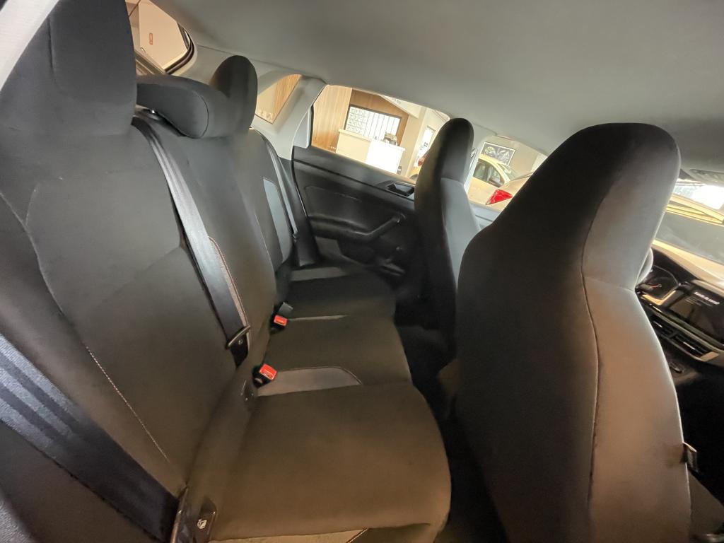 VOLKSWAGEN Polo Hatch - Foto