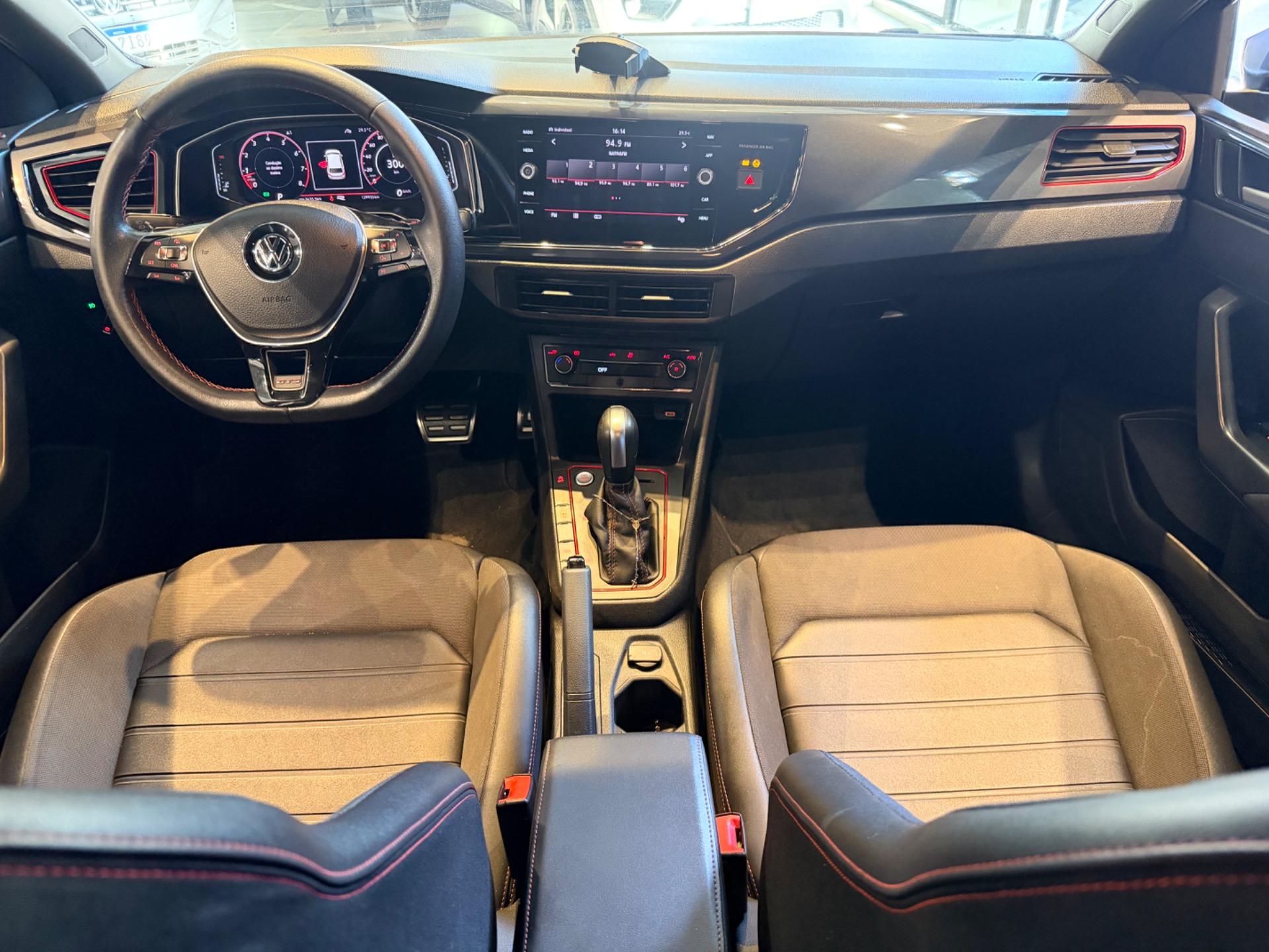 VOLKSWAGEN Polo Hatch - Foto