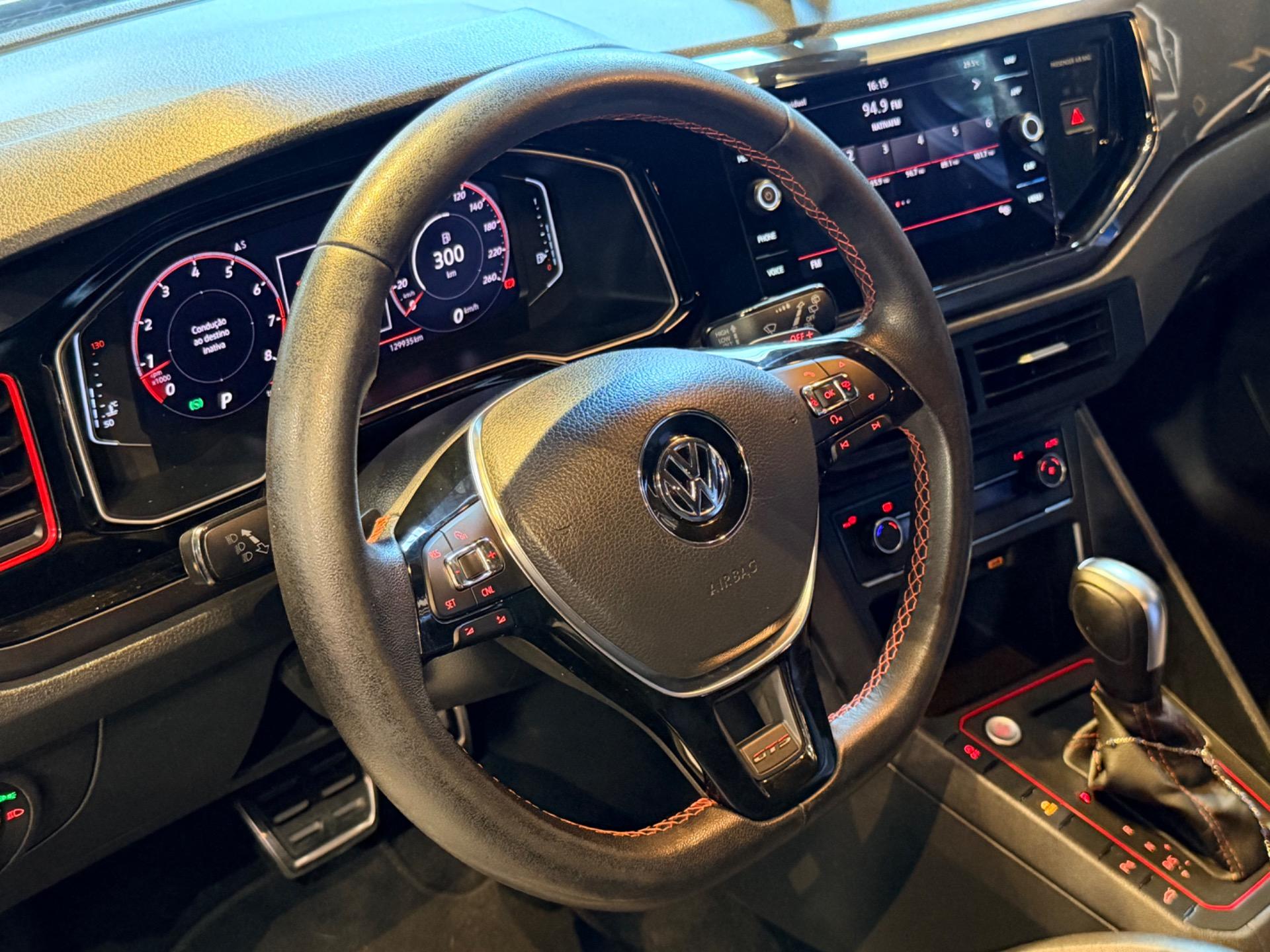 VOLKSWAGEN Polo Hatch - Foto