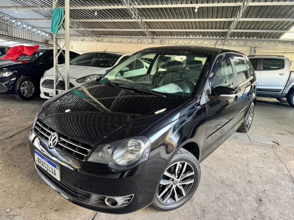 VOLKSWAGEN Polo Hatch - Foto
