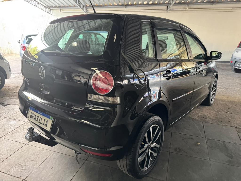 VOLKSWAGEN Polo Hatch - Foto
