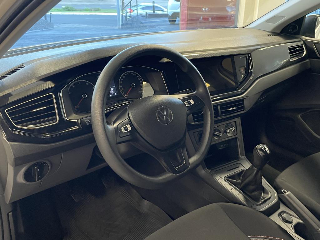 VOLKSWAGEN Polo Hatch - Foto