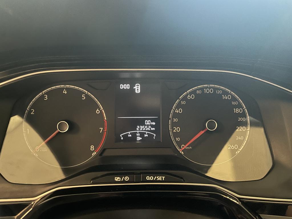 VOLKSWAGEN Polo Hatch - Foto