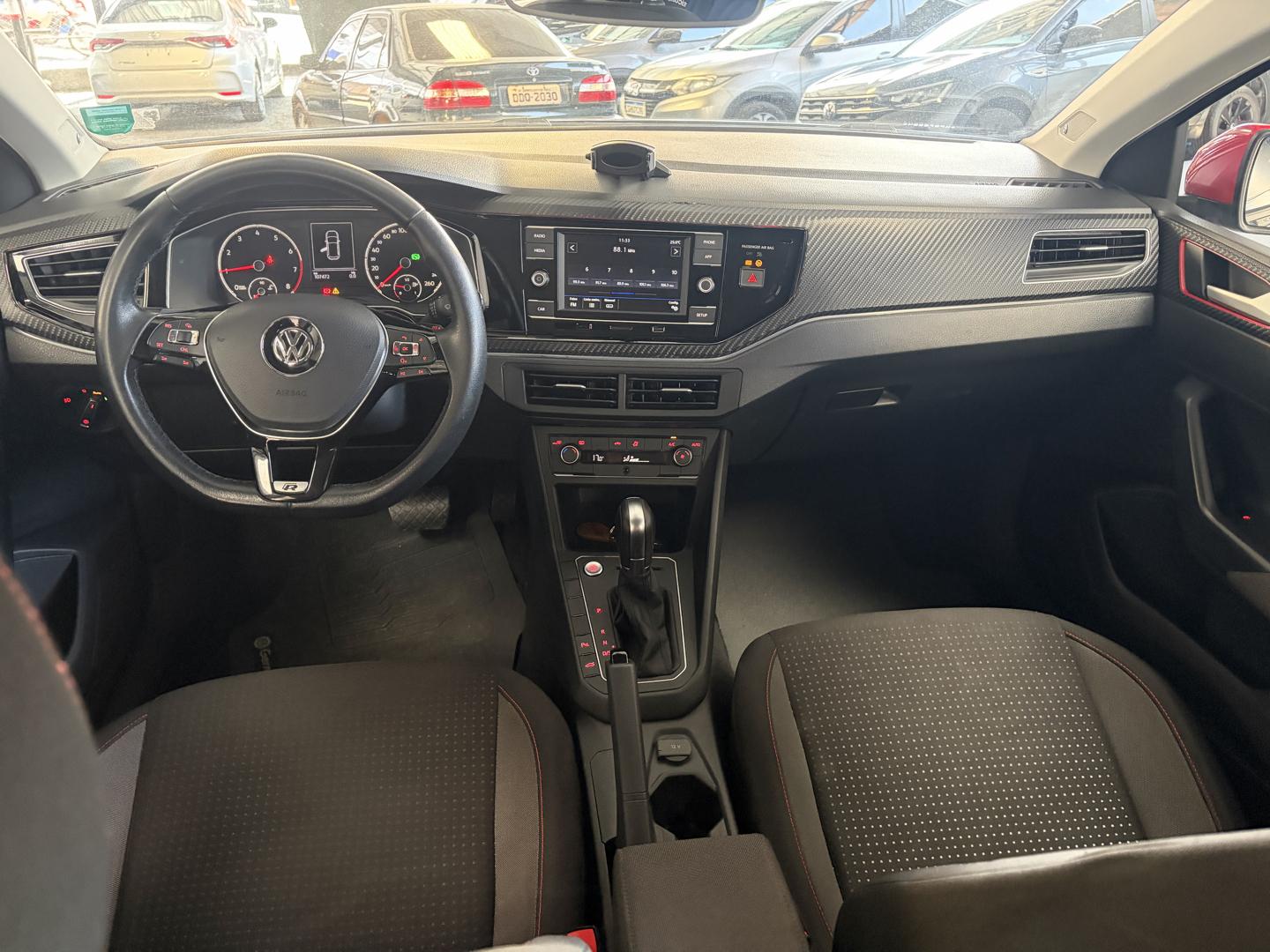 VOLKSWAGEN Polo Hatch - Foto