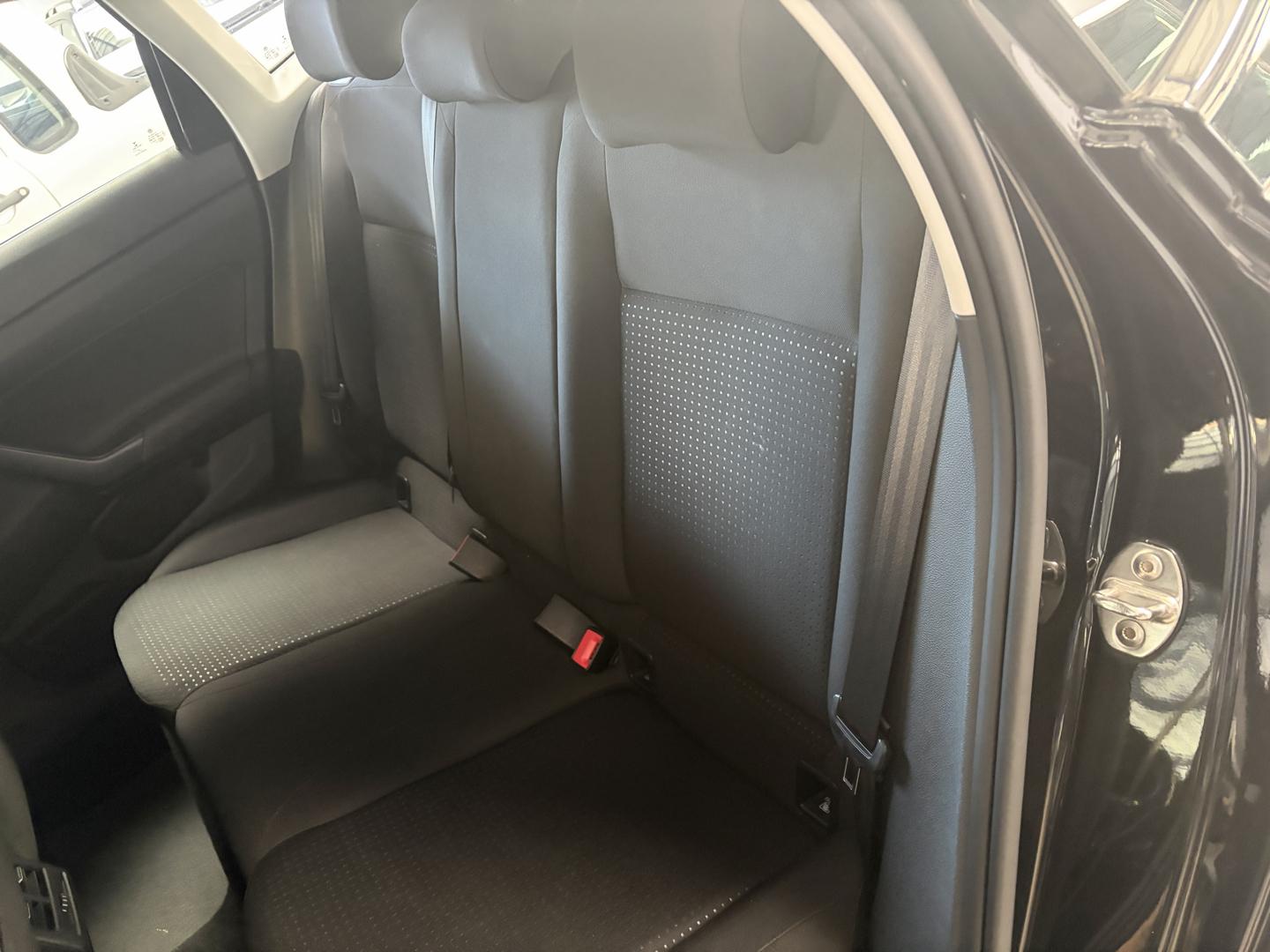 VOLKSWAGEN Polo Hatch - Foto