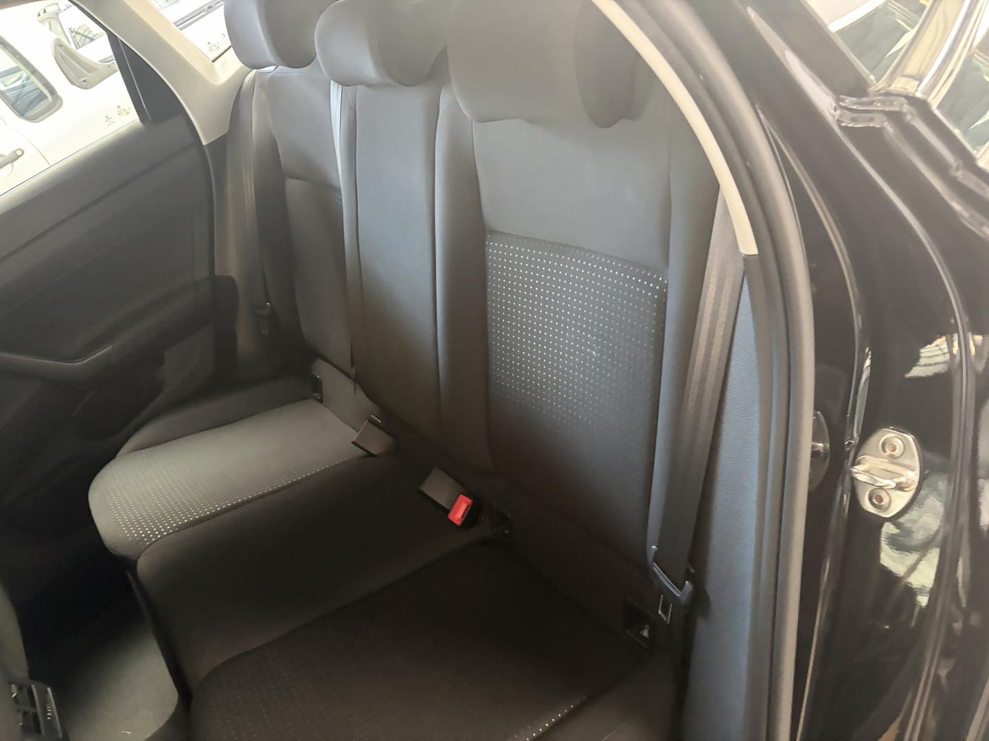 VOLKSWAGEN Polo Hatch - Foto