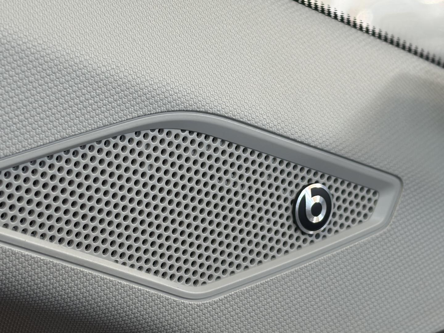 VOLKSWAGEN Polo Hatch - Foto