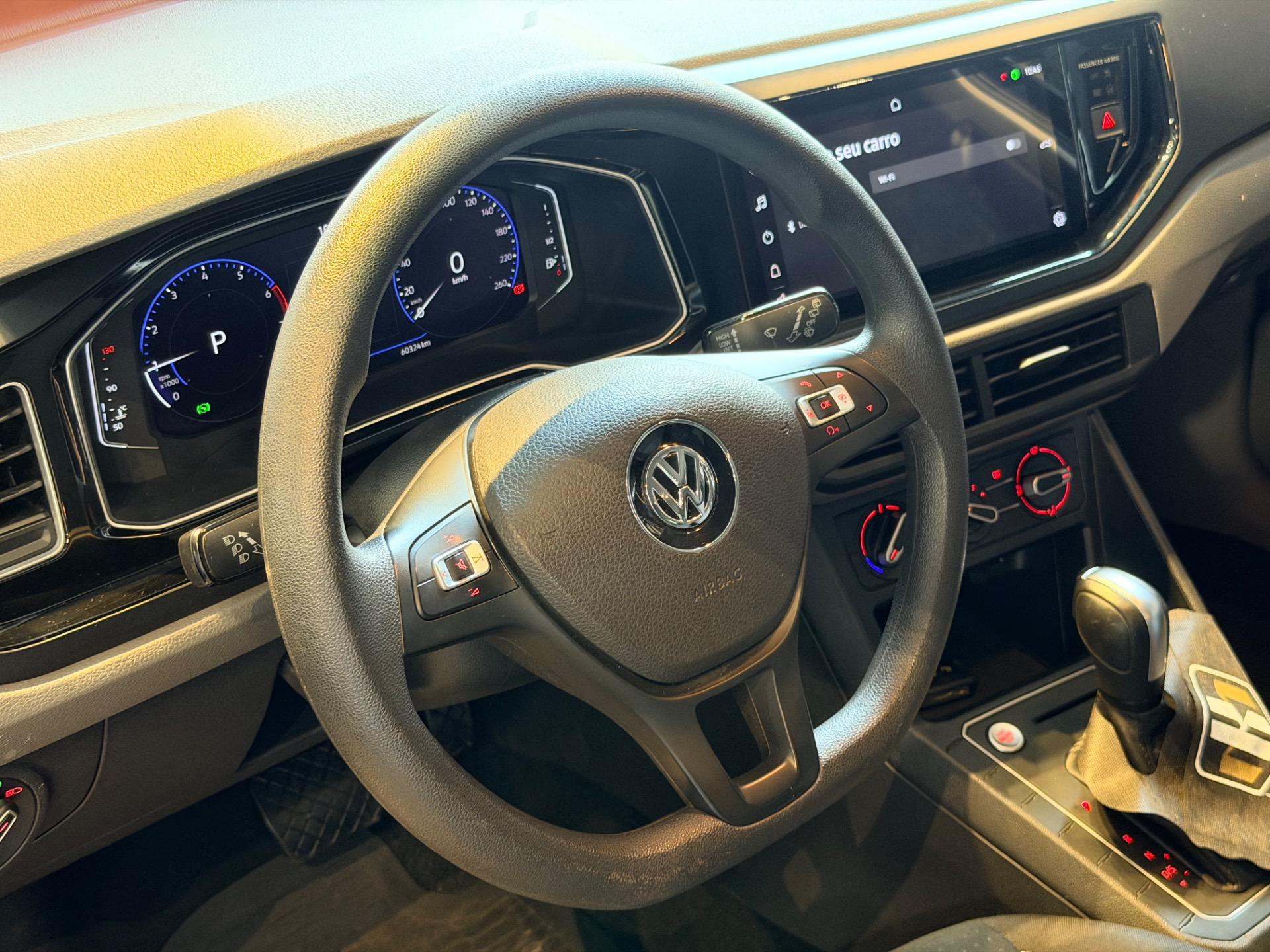 VOLKSWAGEN Polo Hatch - Foto