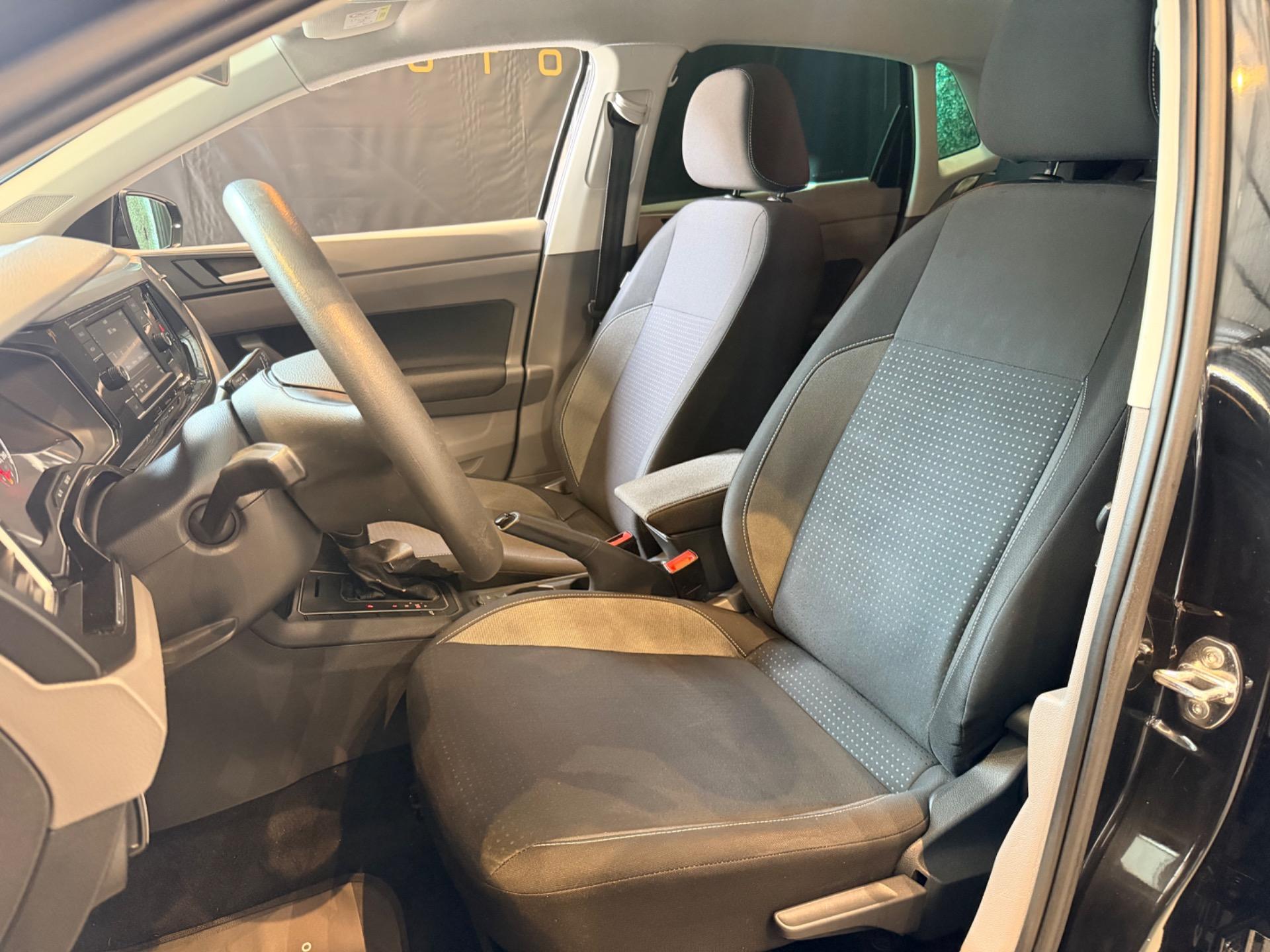 VOLKSWAGEN Polo Hatch - Foto