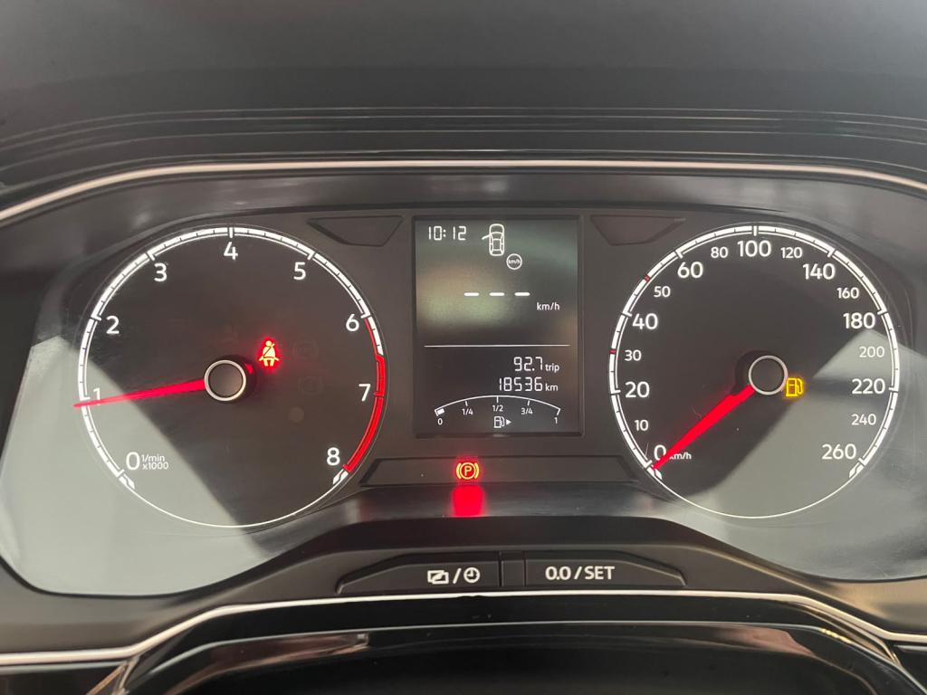 VOLKSWAGEN Polo Hatch - Foto