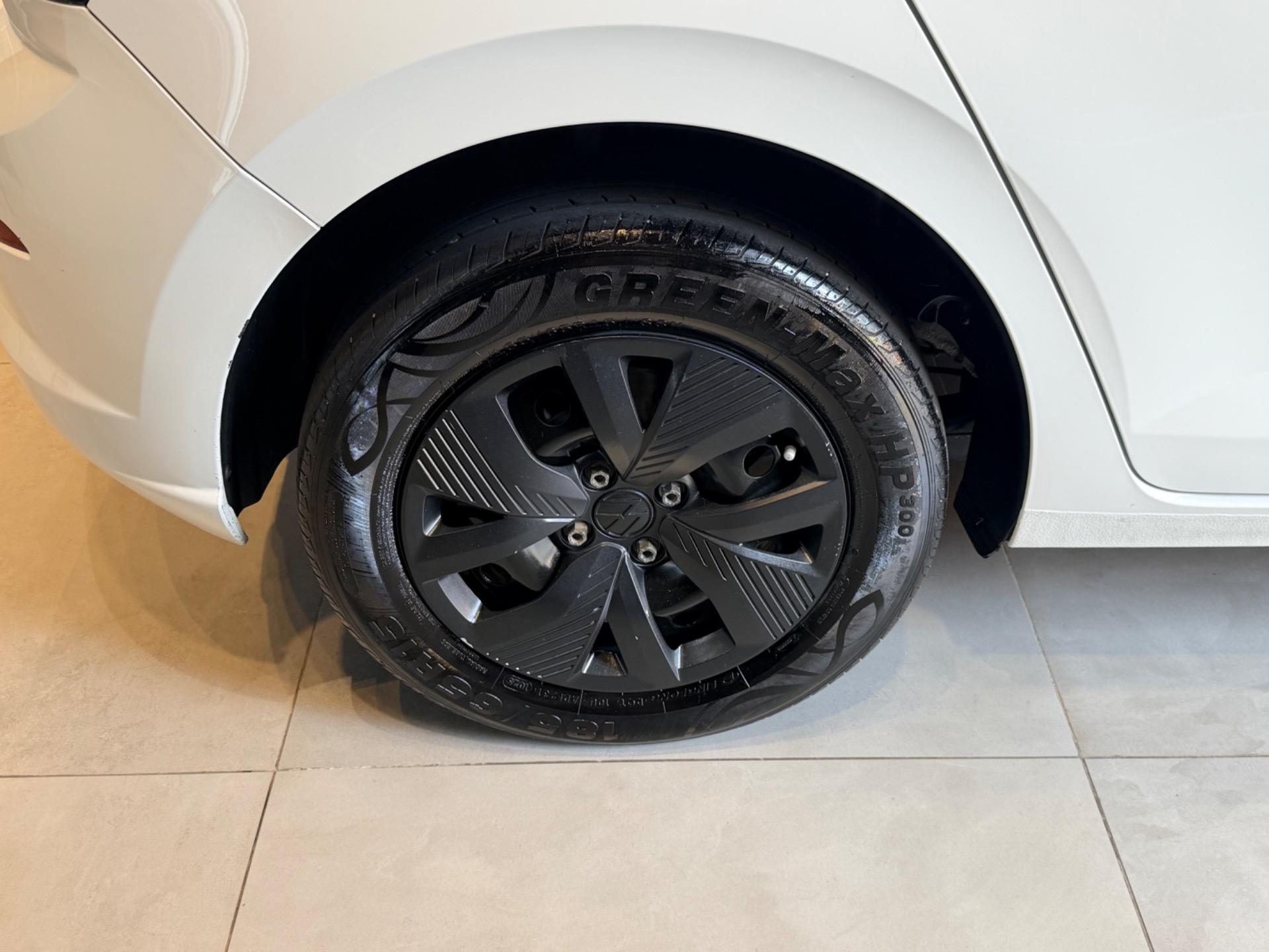VOLKSWAGEN Polo Hatch - Foto