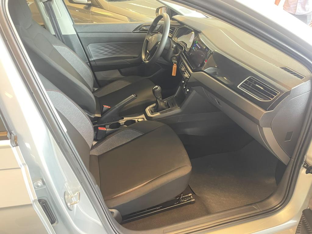 VOLKSWAGEN Polo Hatch - Foto