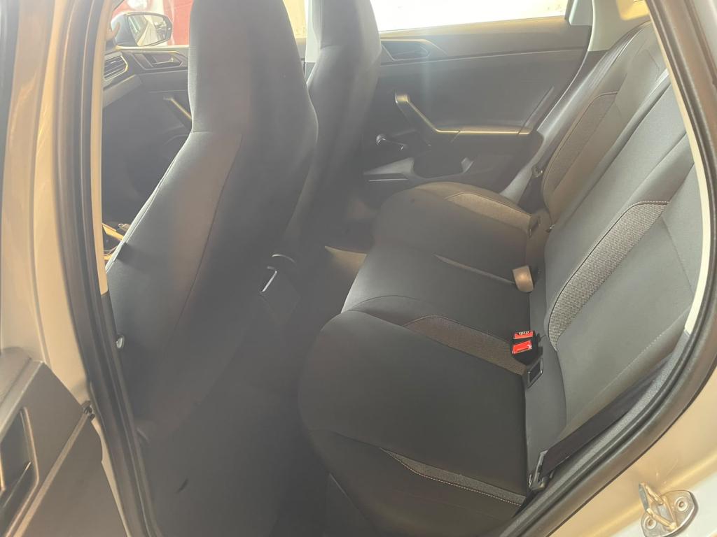 VOLKSWAGEN Polo Hatch - Foto