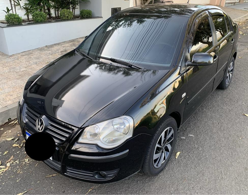 VOLKSWAGEN Polo Sedan - Foto