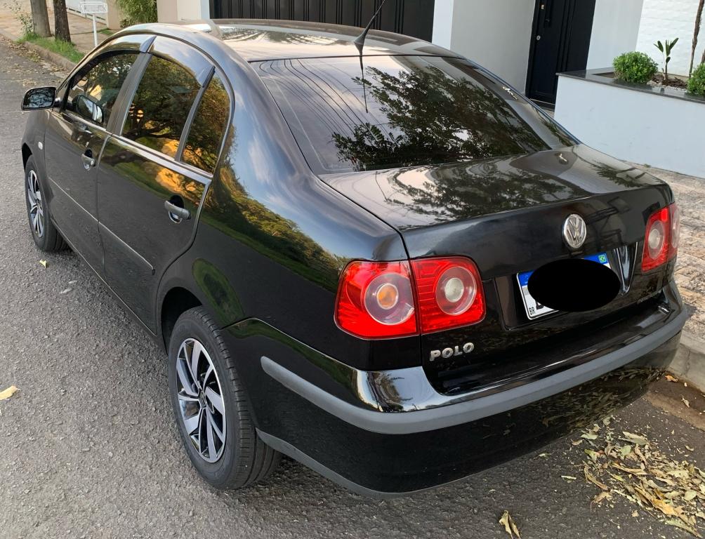 VOLKSWAGEN Polo Sedan - Foto
