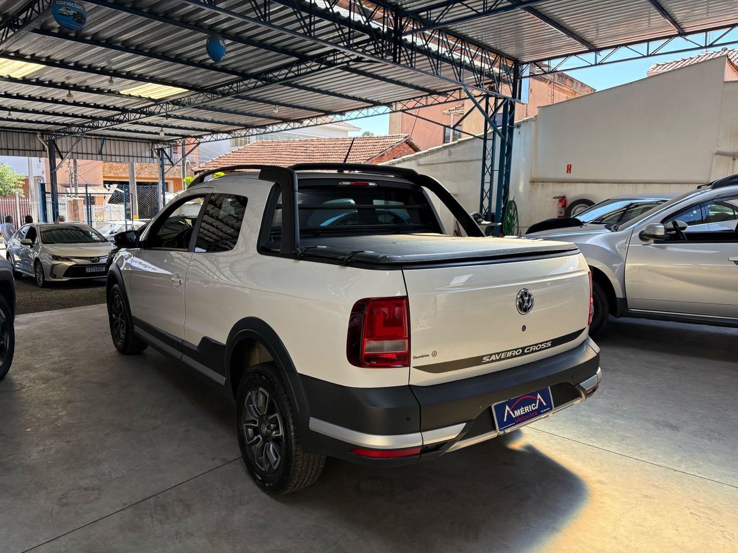 VOLKSWAGEN Saveiro - Foto