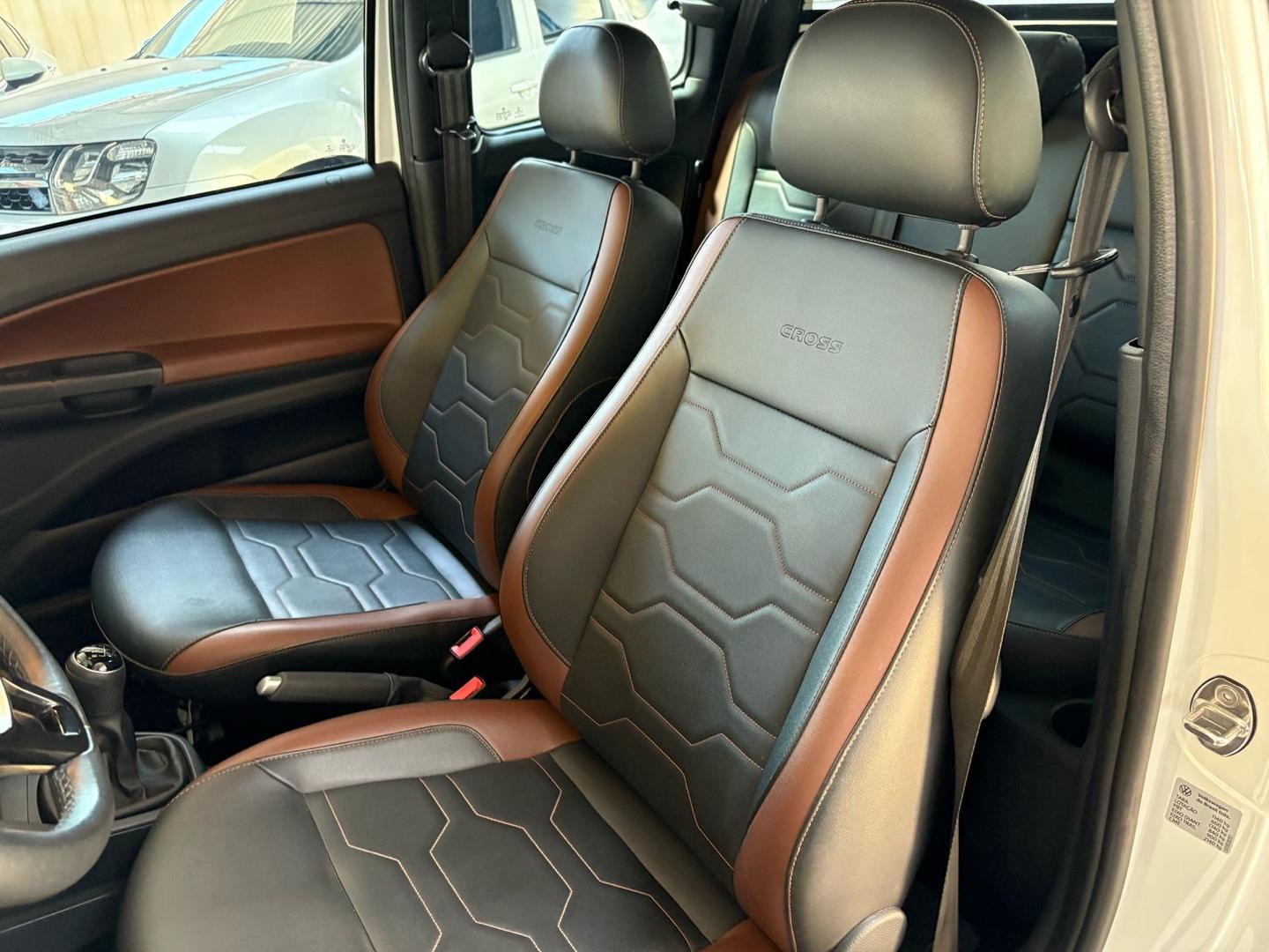 VOLKSWAGEN Saveiro - Foto