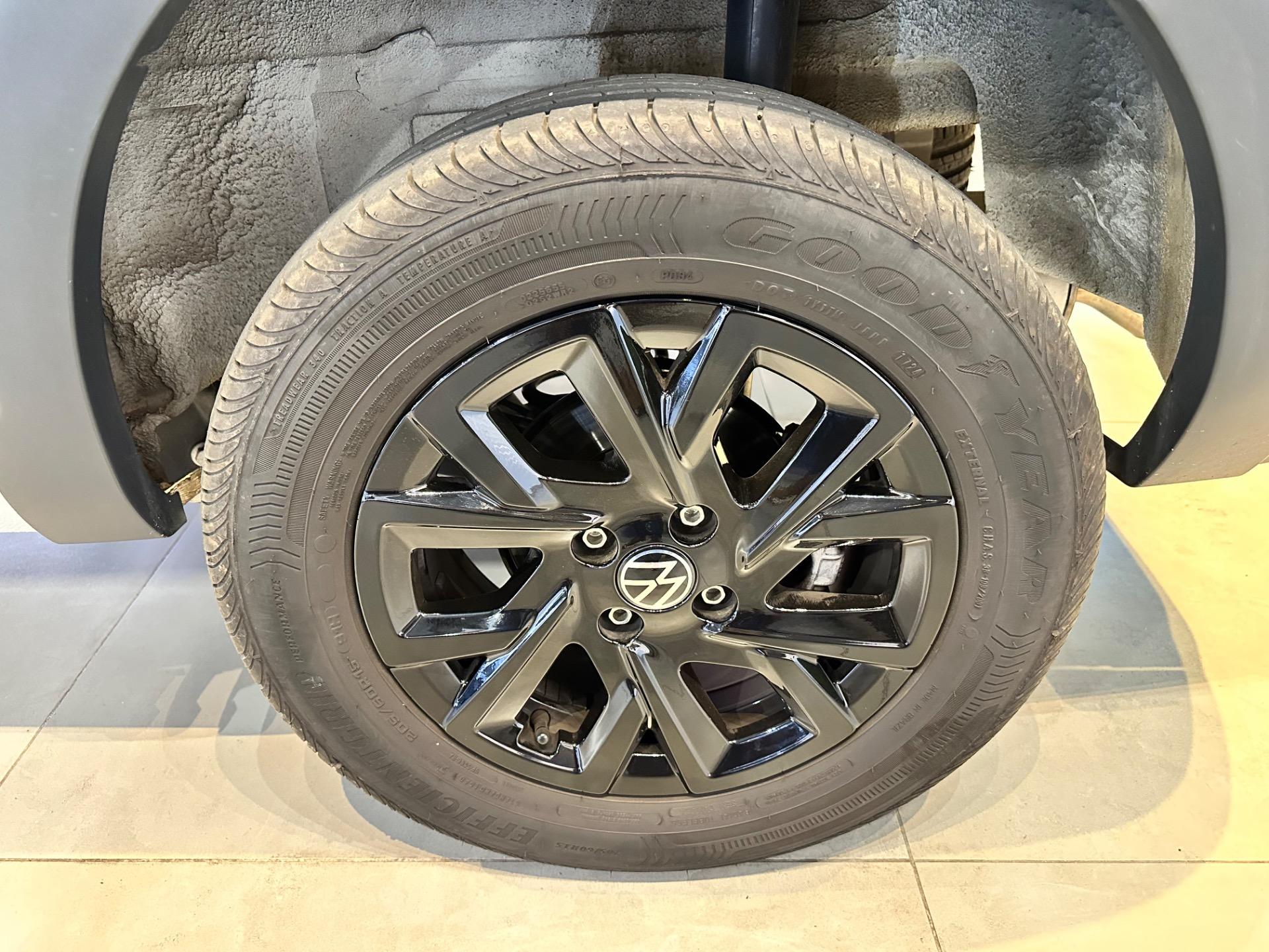 VOLKSWAGEN Saveiro - Foto