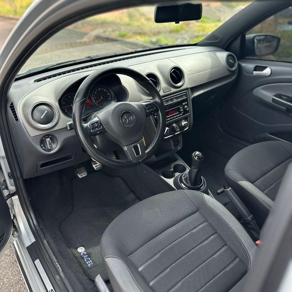 VOLKSWAGEN Saveiro - Foto