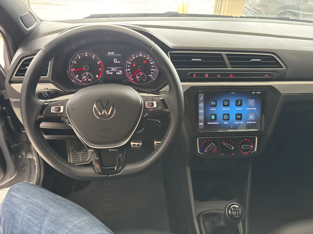 VOLKSWAGEN Saveiro - Foto