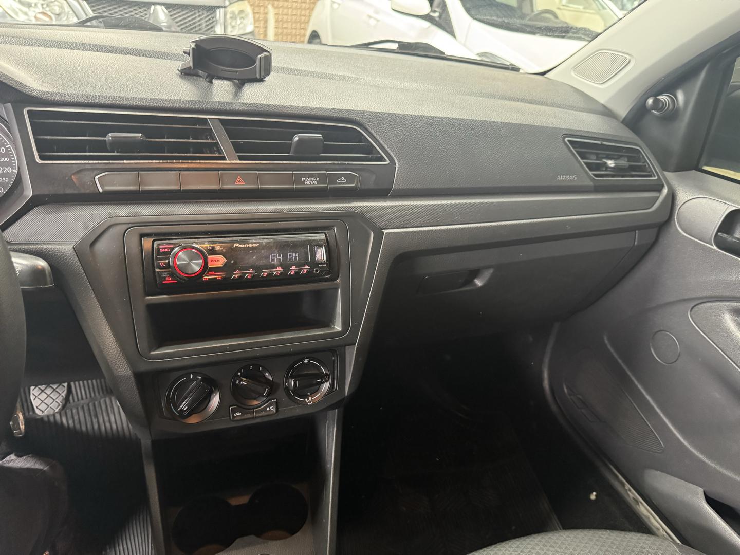 VOLKSWAGEN Saveiro - Foto