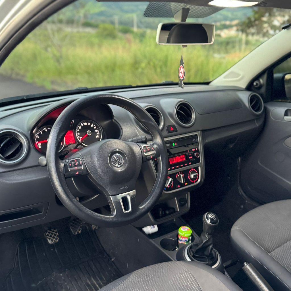 VOLKSWAGEN Saveiro - Foto