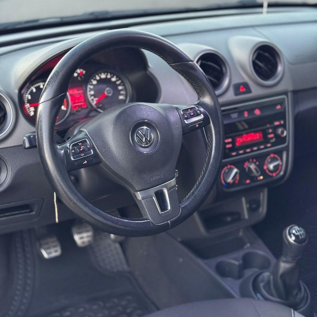 VOLKSWAGEN Saveiro - Foto