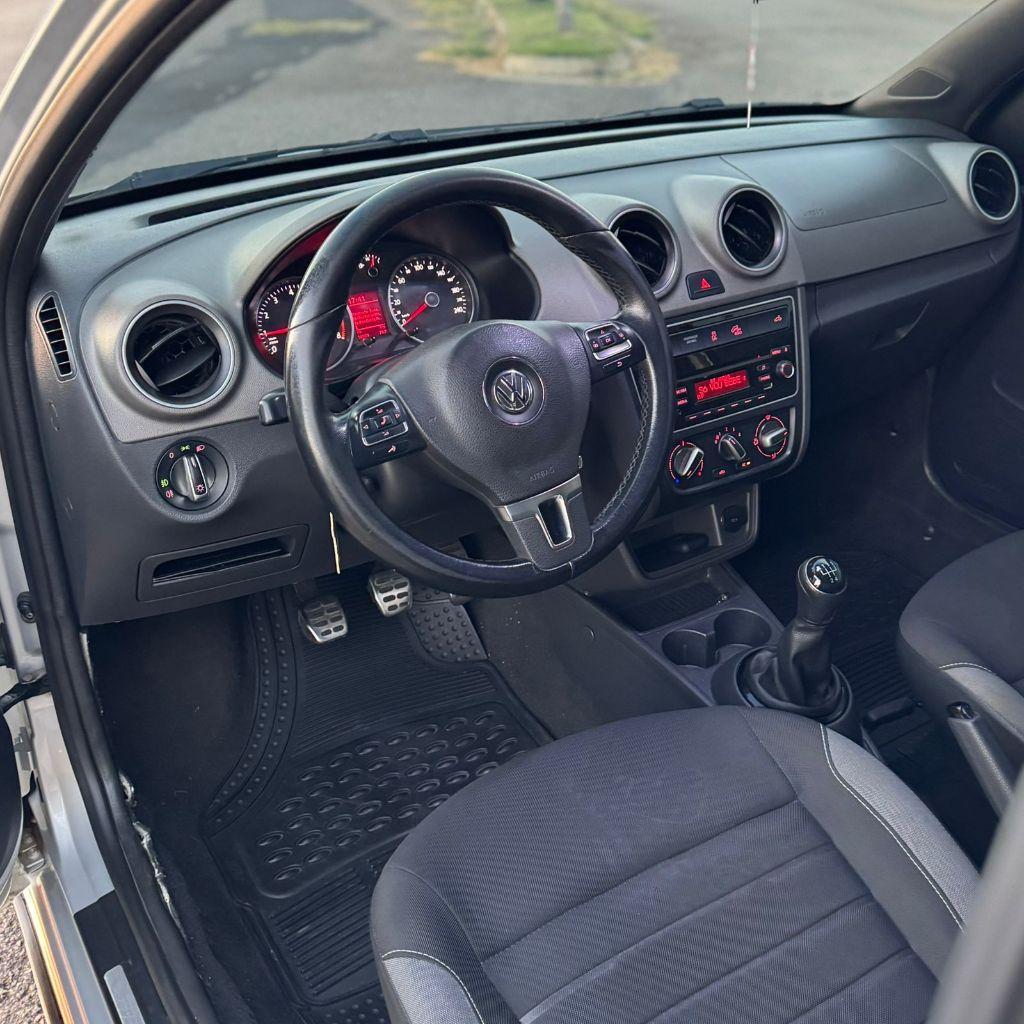 VOLKSWAGEN Saveiro - Foto