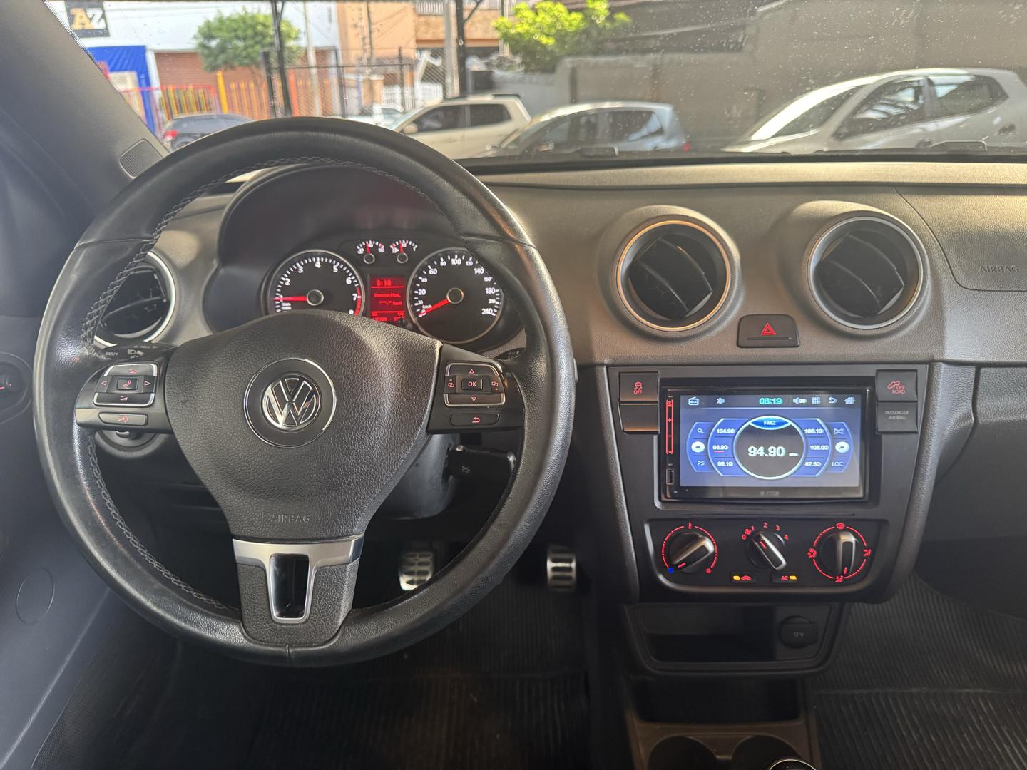 VOLKSWAGEN Saveiro - Foto