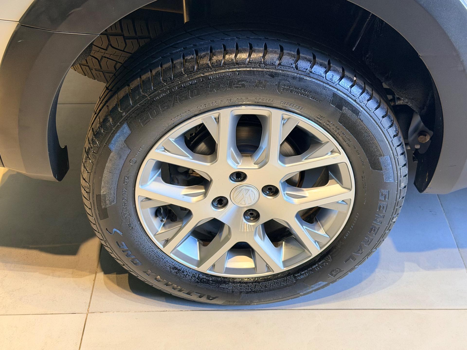 VOLKSWAGEN Saveiro - Foto
