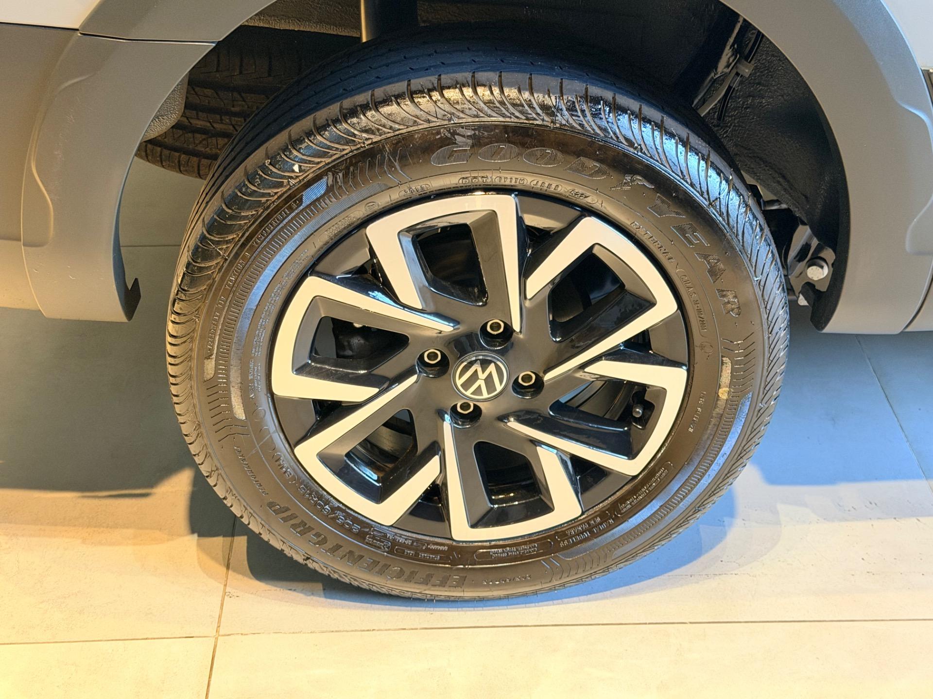 VOLKSWAGEN Saveiro - Foto