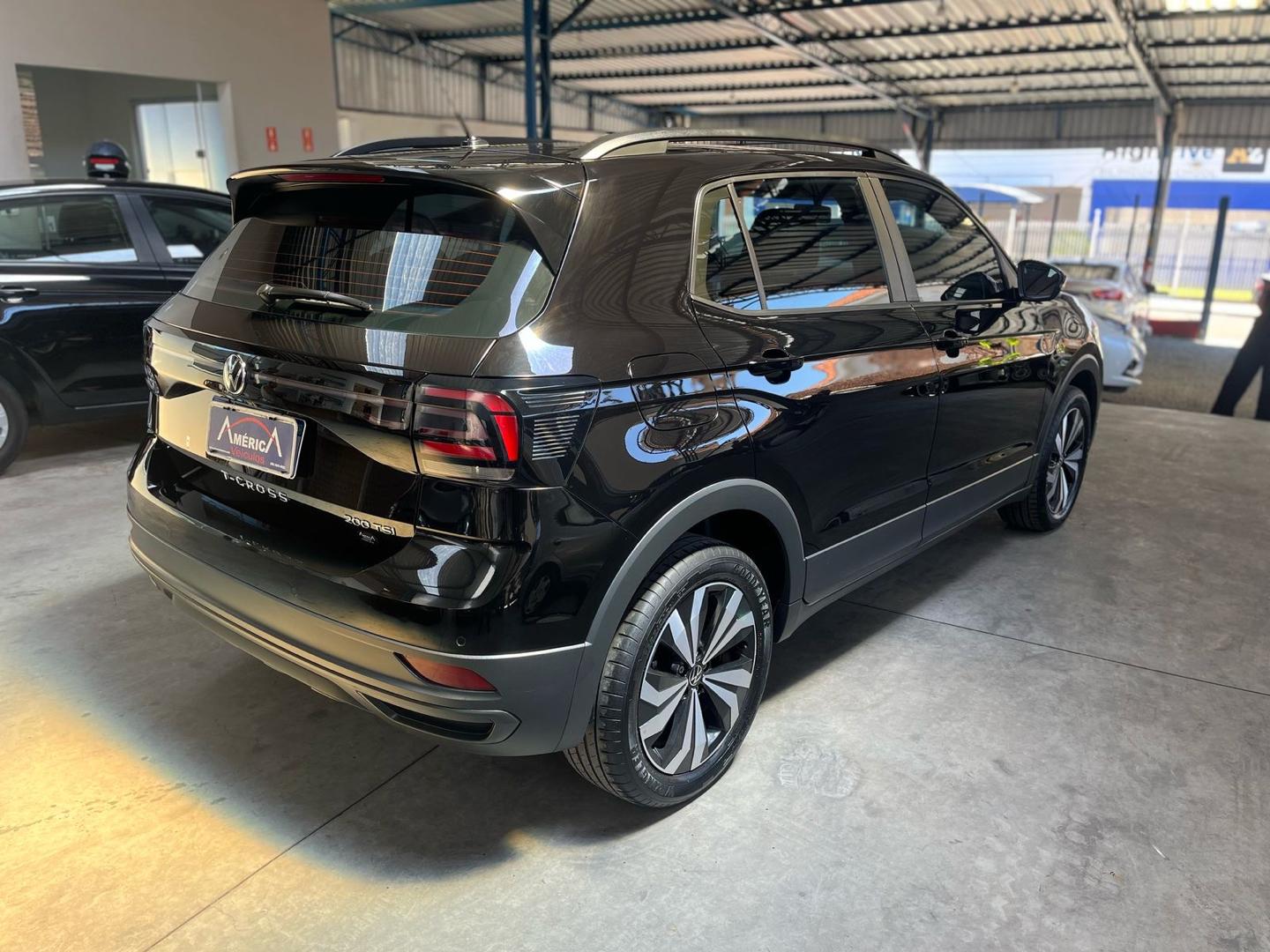 VOLKSWAGEN T-Cross - Foto