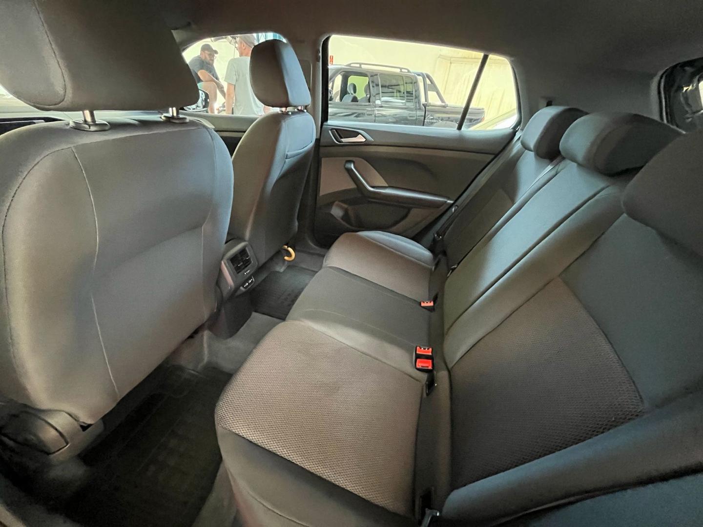 VOLKSWAGEN T-Cross - Foto