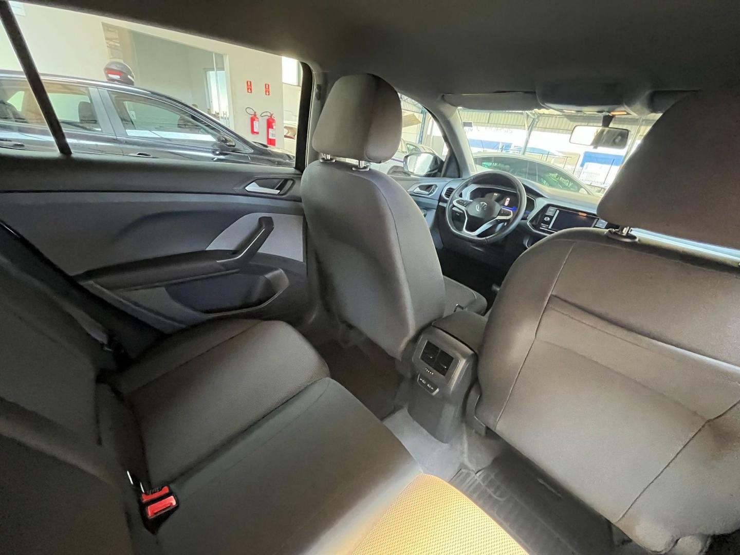 VOLKSWAGEN T-Cross - Foto