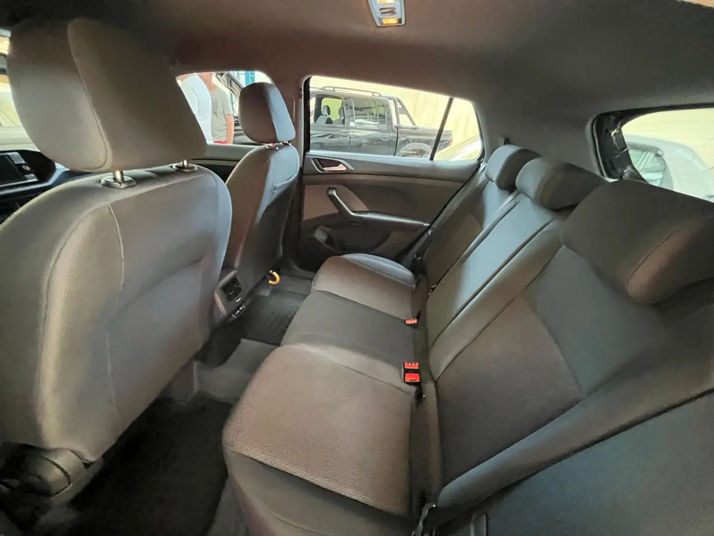 VOLKSWAGEN T-Cross - Foto