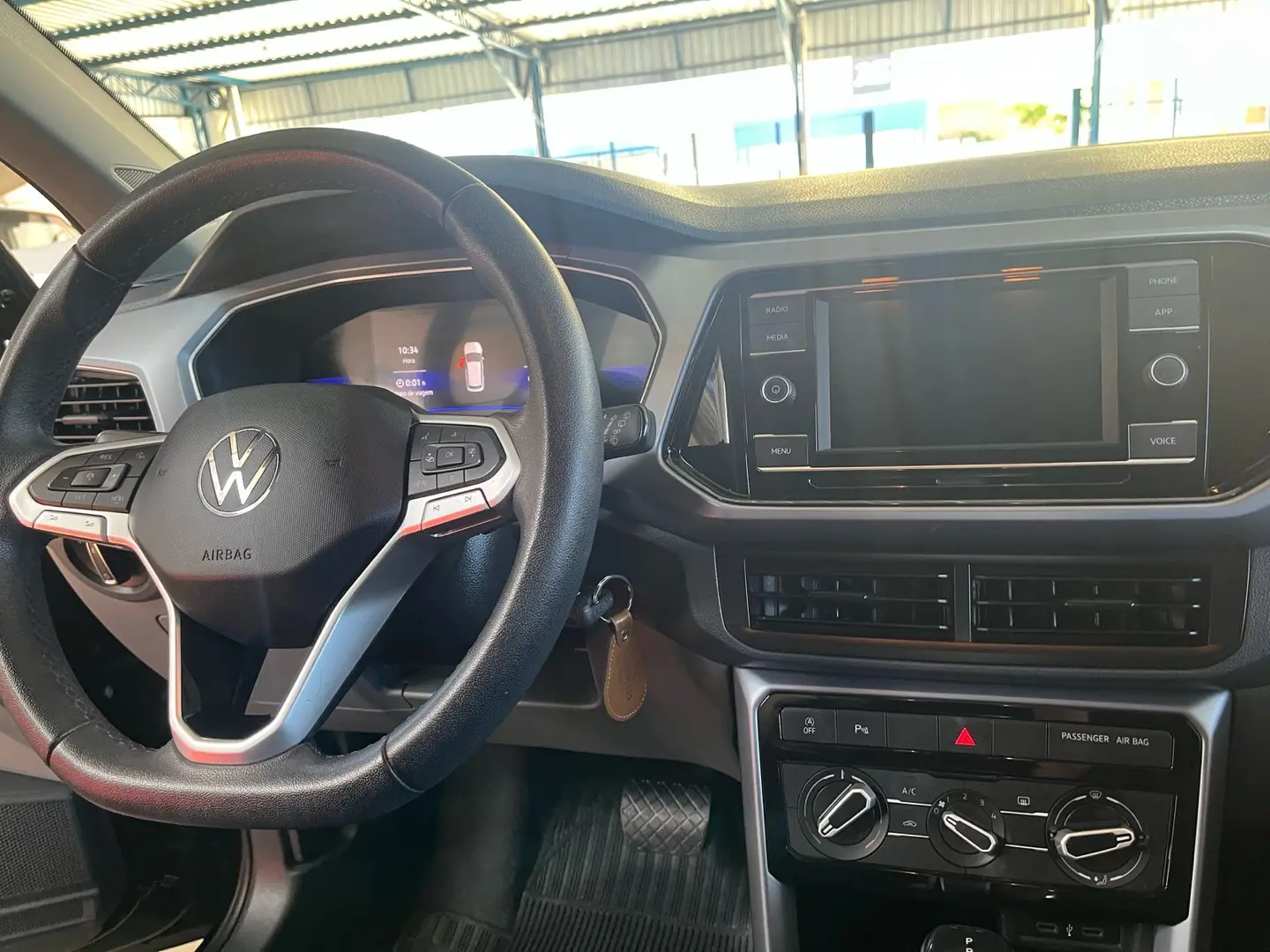 VOLKSWAGEN T-Cross - Foto