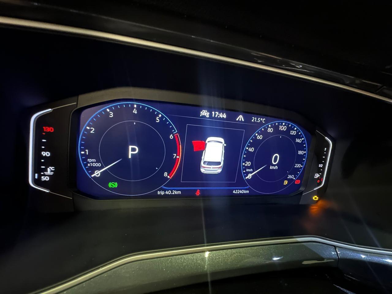 VOLKSWAGEN T-Cross - Foto