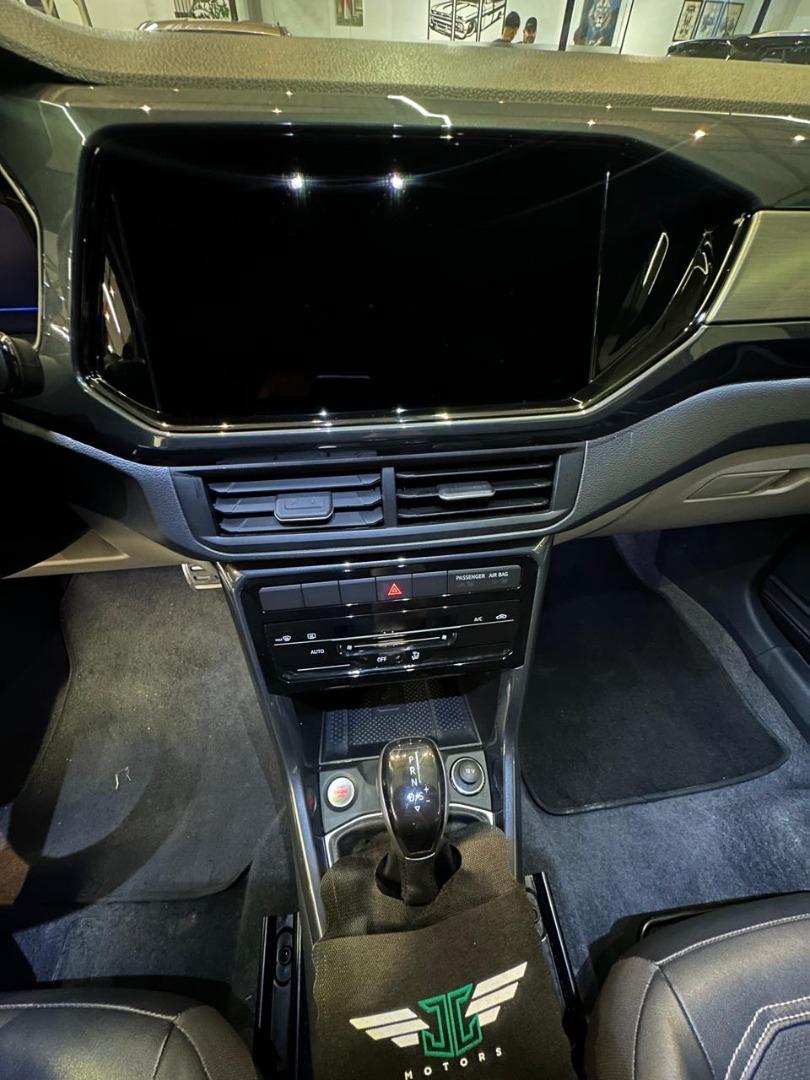 VOLKSWAGEN T-Cross - Foto