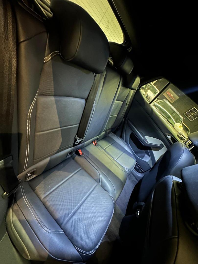 VOLKSWAGEN T-Cross - Foto