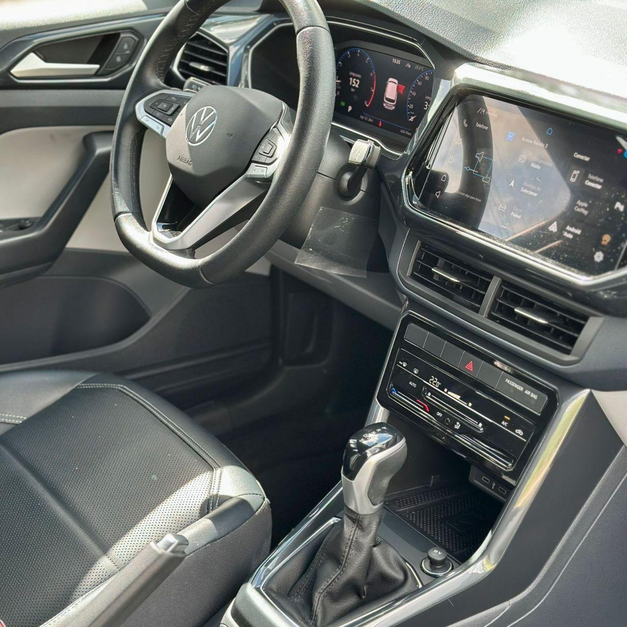 VOLKSWAGEN T-Cross - Foto