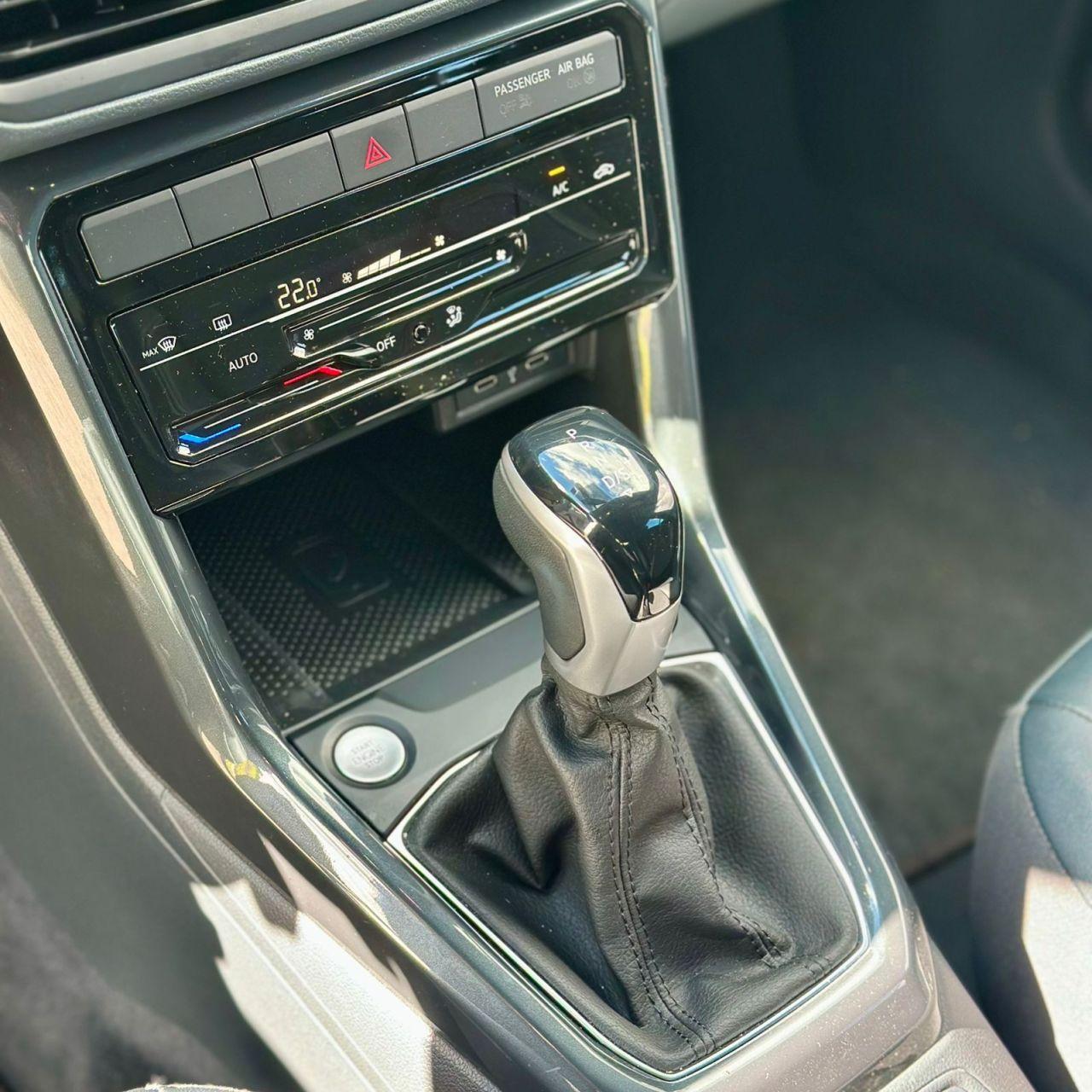 VOLKSWAGEN T-Cross - Foto