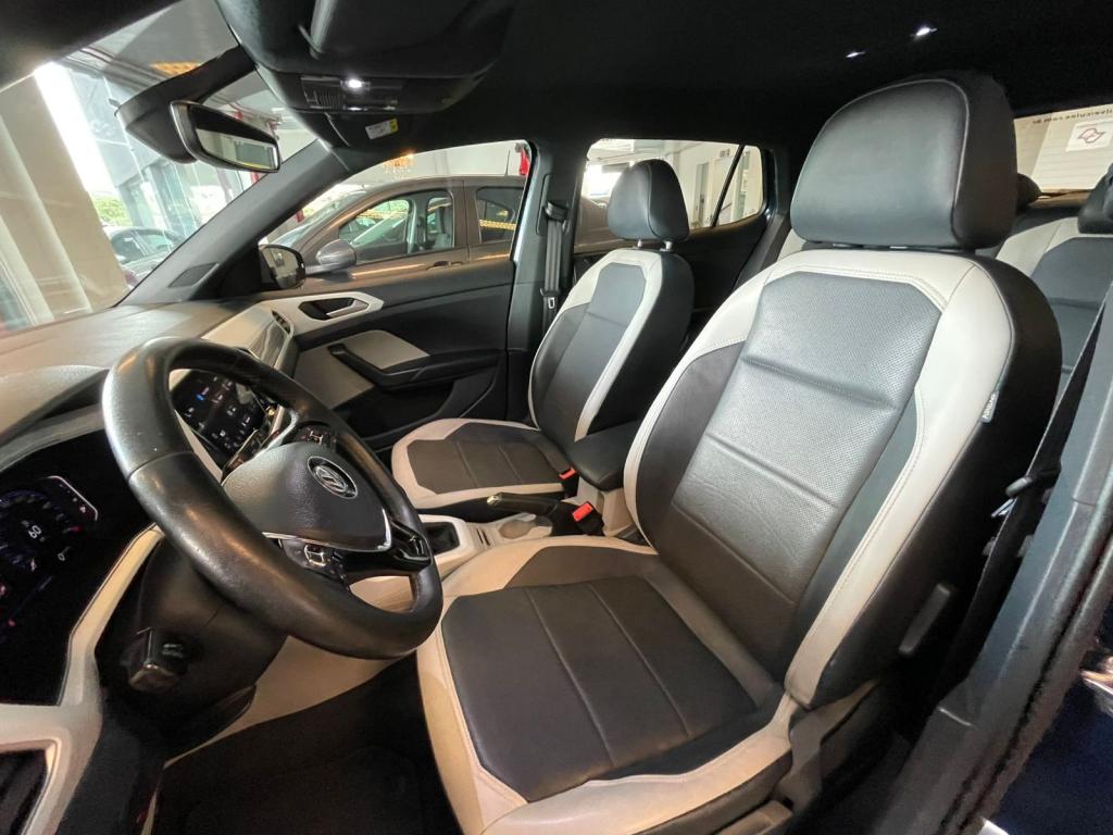 VOLKSWAGEN T-Cross - Foto