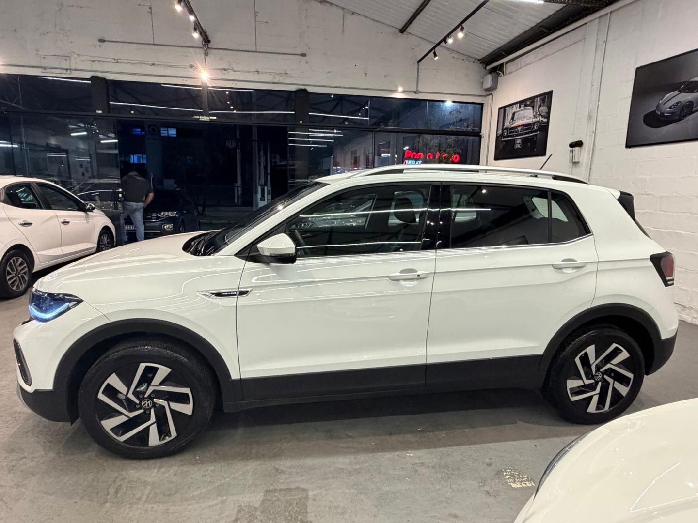 VOLKSWAGEN T-Cross - Foto