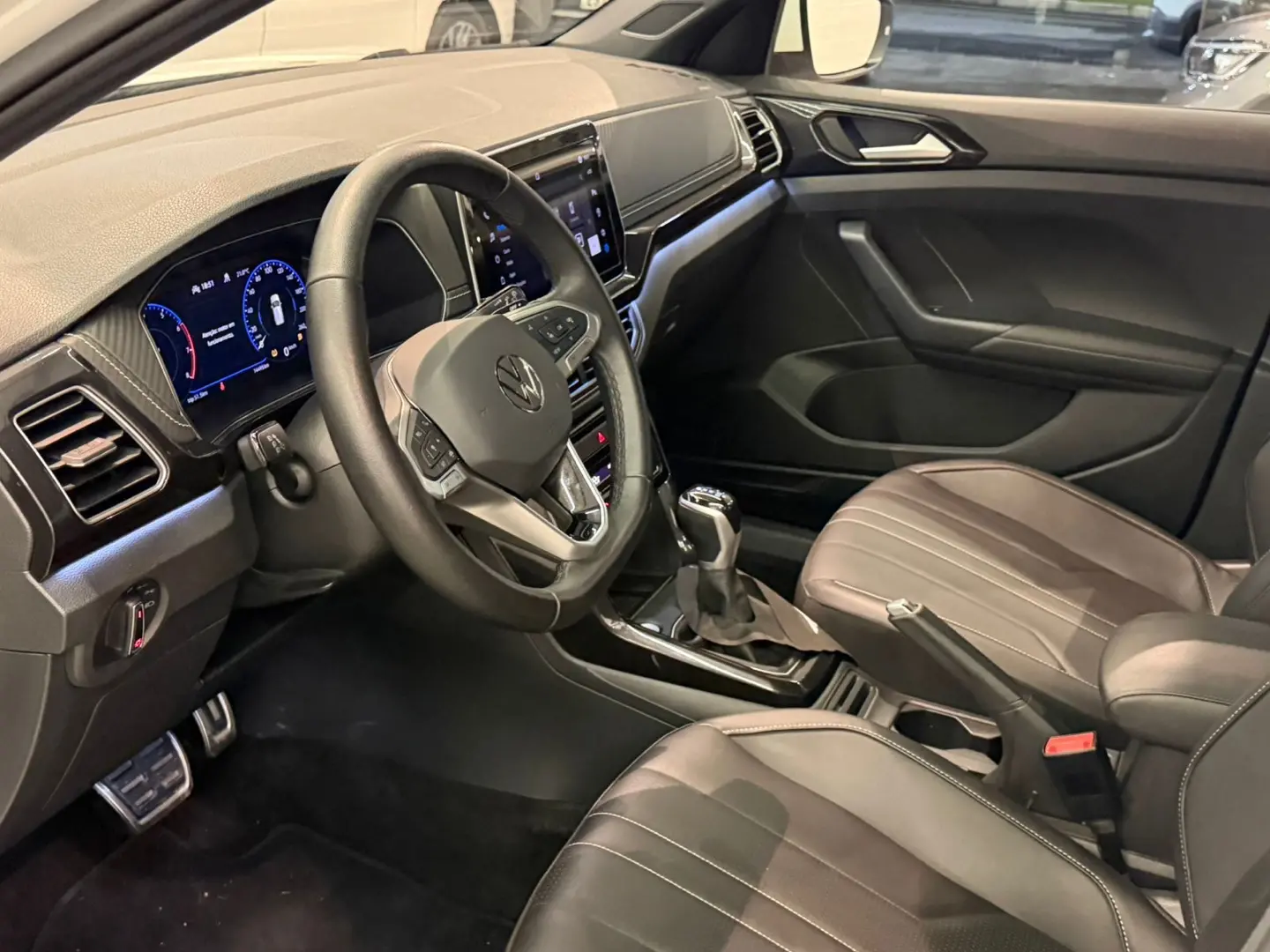 VOLKSWAGEN T-Cross - Foto