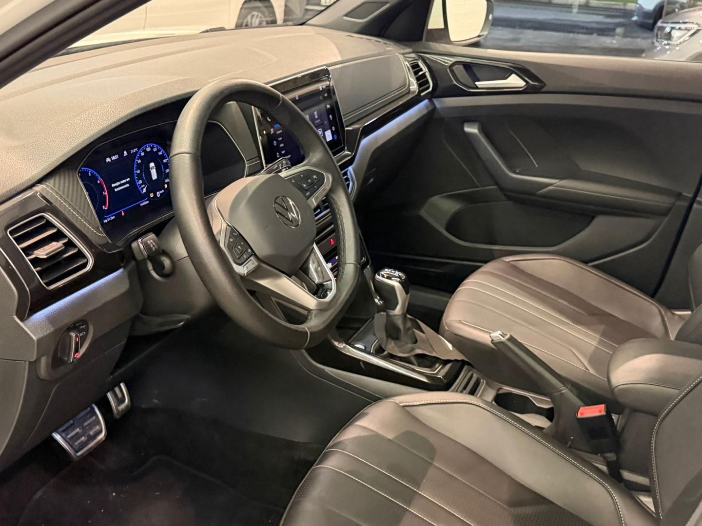 VOLKSWAGEN T-Cross - Foto